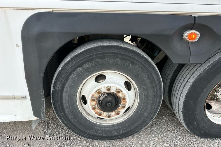 image for item NS9133 1998 MCI 102-DL3  coach bus