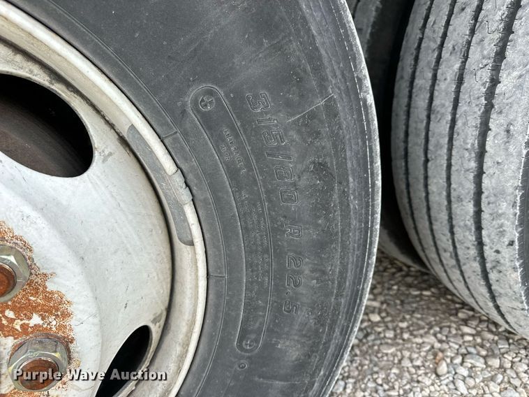 image for item NS9133 1998 MCI 102-DL3  coach bus