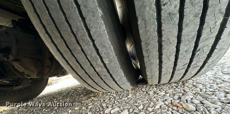 image for item NS9133 1998 MCI 102-DL3  coach bus