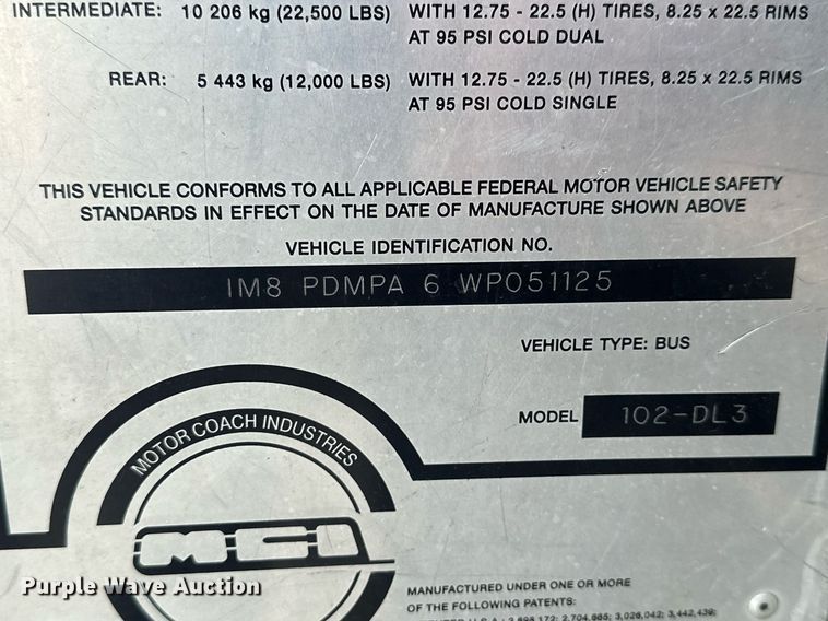 image for item NS9133 1998 MCI 102-DL3  coach bus