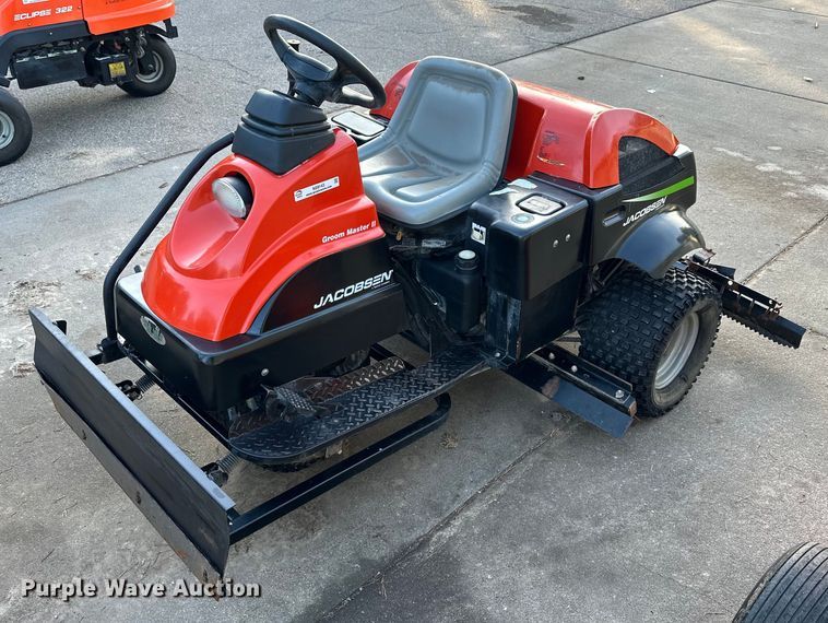 image for item NS9143 2005 Jacobsen Groom Master II  bunker rake