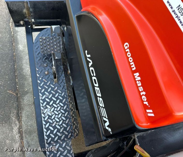 image for item NS9143 2005 Jacobsen Groom Master II  bunker rake