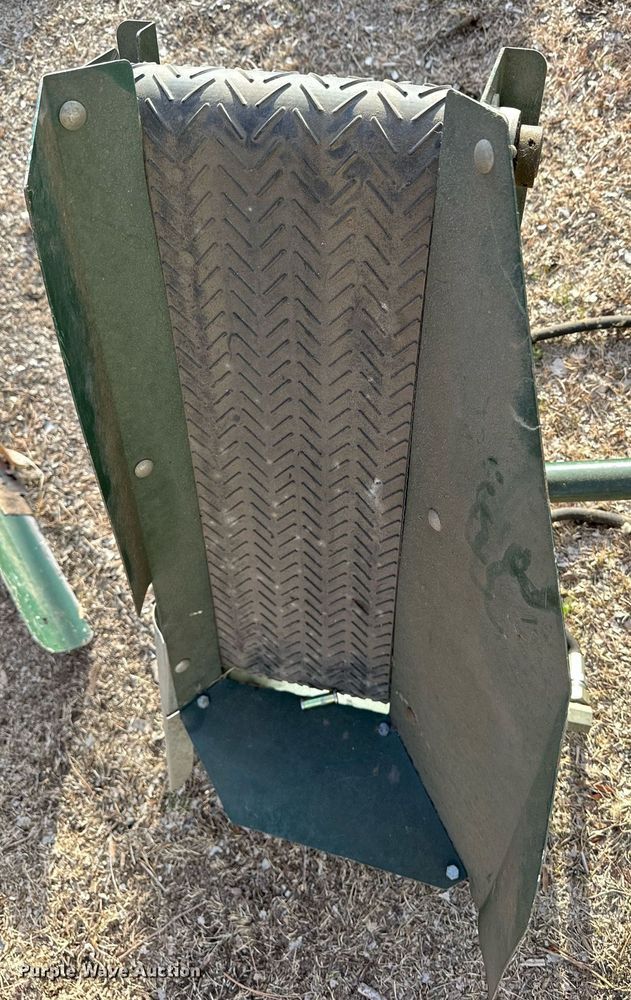 image for item NS9148 Cushman 888670  core harvestor