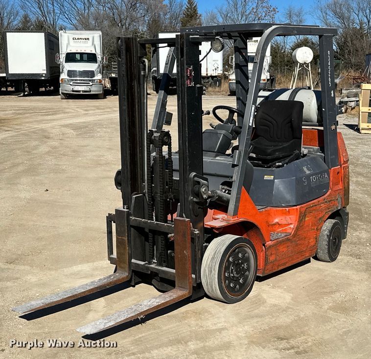 image for item OD9779 2005 Toyota 7FGCU20  forklift