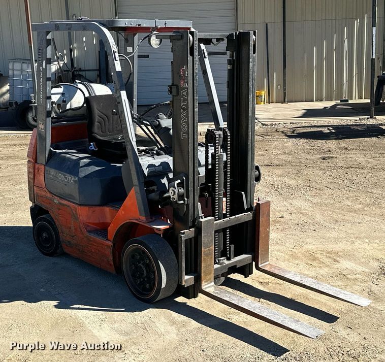 image for item OD9779 2005 Toyota 7FGCU20  forklift