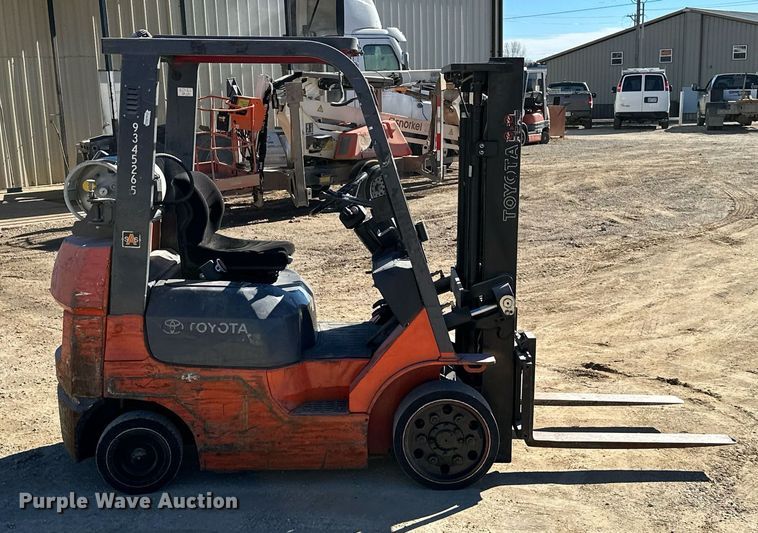 image for item OD9779 2005 Toyota 7FGCU20  forklift