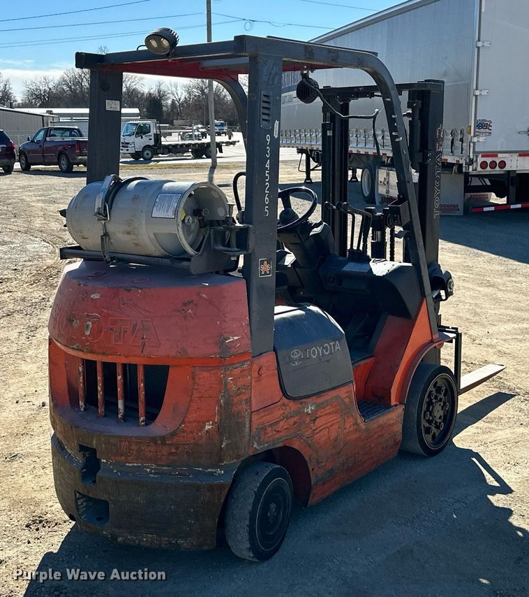 image for item OD9779 2005 Toyota 7FGCU20  forklift