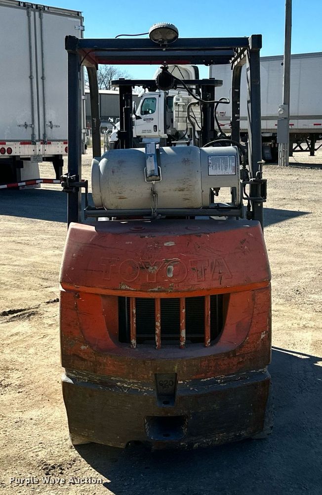 image for item OD9779 2005 Toyota 7FGCU20  forklift