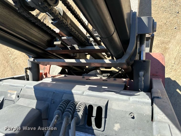 image for item OD9779 2005 Toyota 7FGCU20  forklift