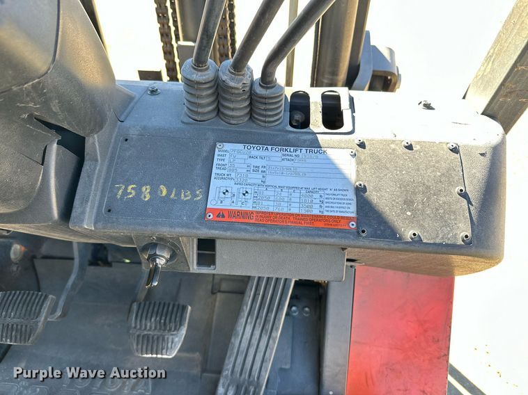 image for item OD9779 2005 Toyota 7FGCU20  forklift