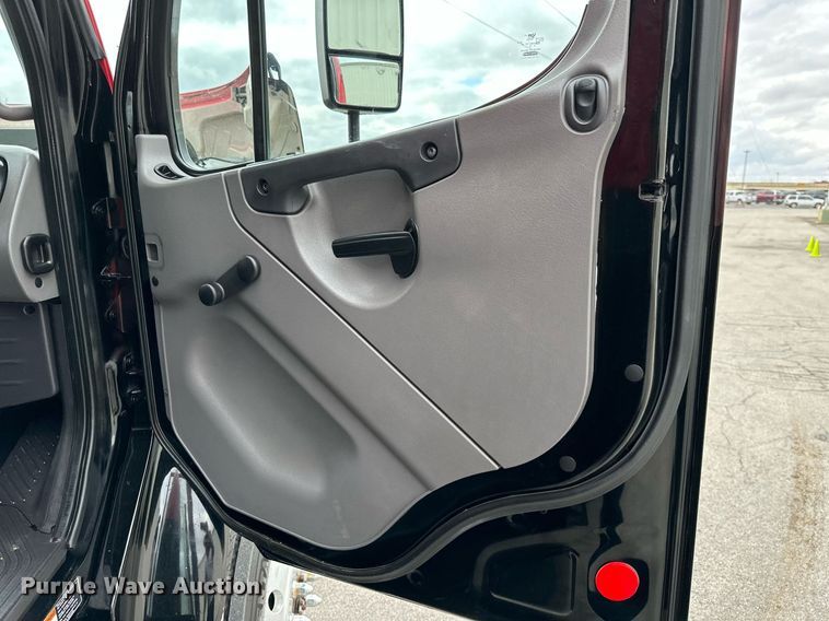 image for item OD9812 2015 Freightliner  M2 shuttle bus