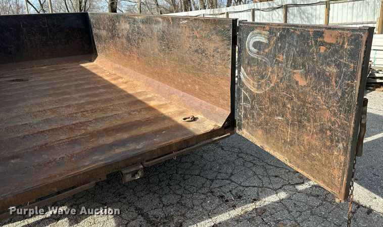 image for item OF9208 2004 L&L  dump trailer