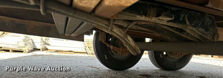 image for item OF9208 2004 L&L  dump trailer