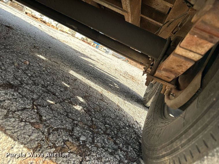 image for item OF9208 2004 L&L  dump trailer