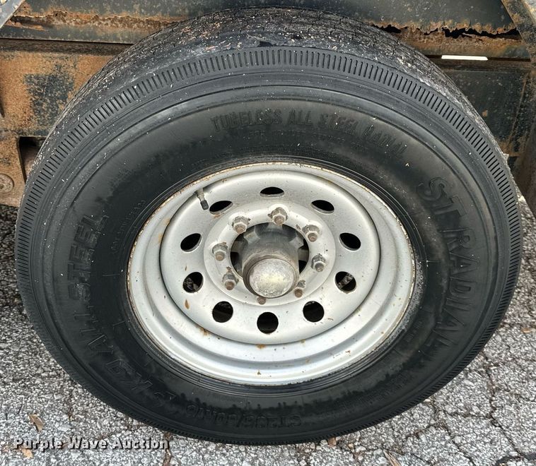 image for item OF9208 2004 L&L  dump trailer