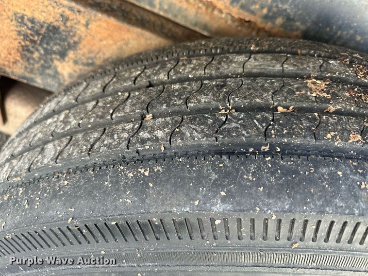 image for item OF9208 2004 L&L  dump trailer