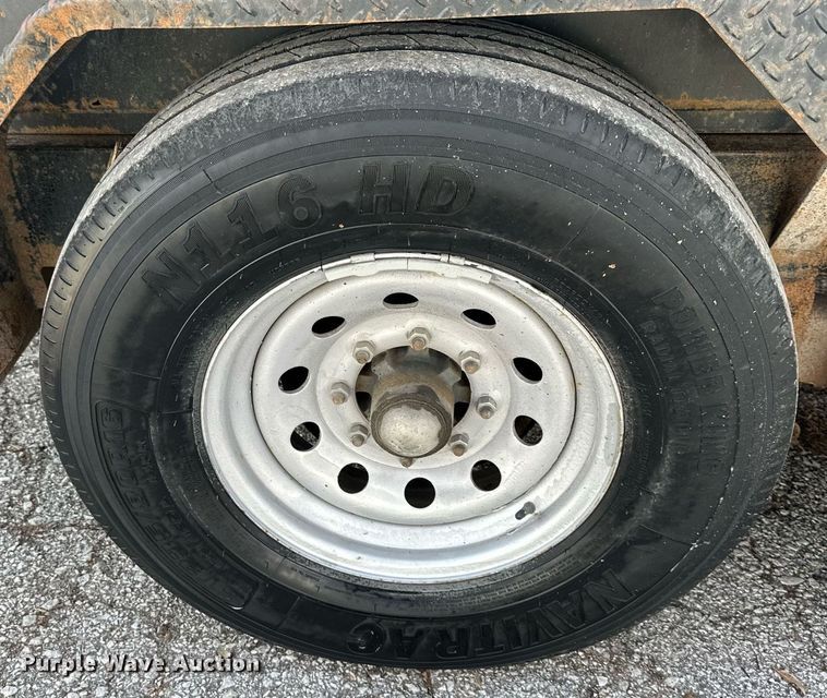 image for item OF9208 2004 L&L  dump trailer