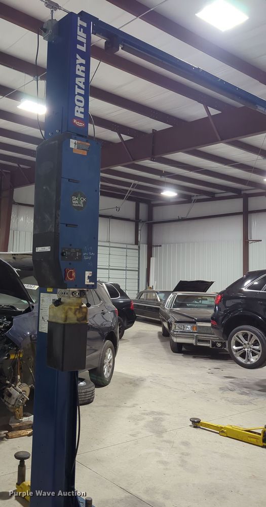 image for item OL9199 Rotary  two post automotive lift