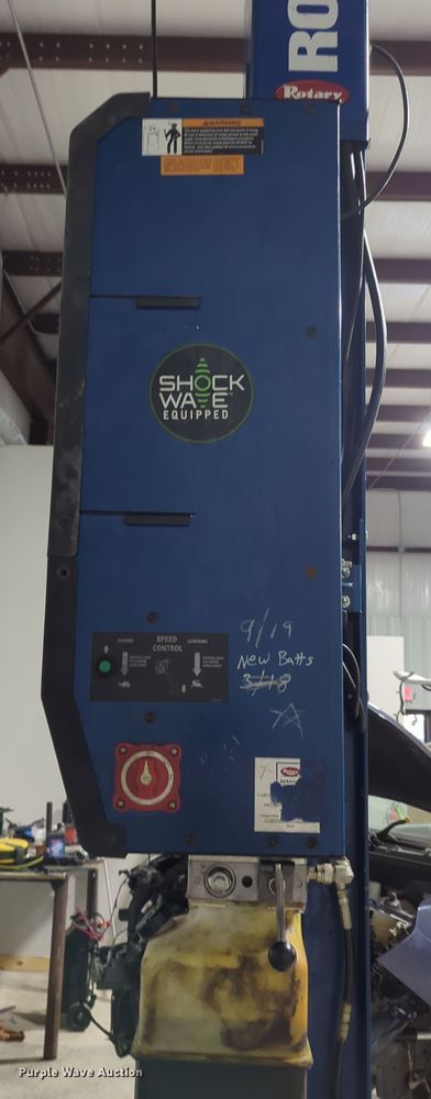 image for item OL9199 Rotary  two post automotive lift