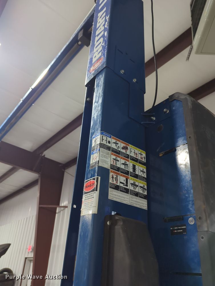 image for item OL9199 Rotary  two post automotive lift