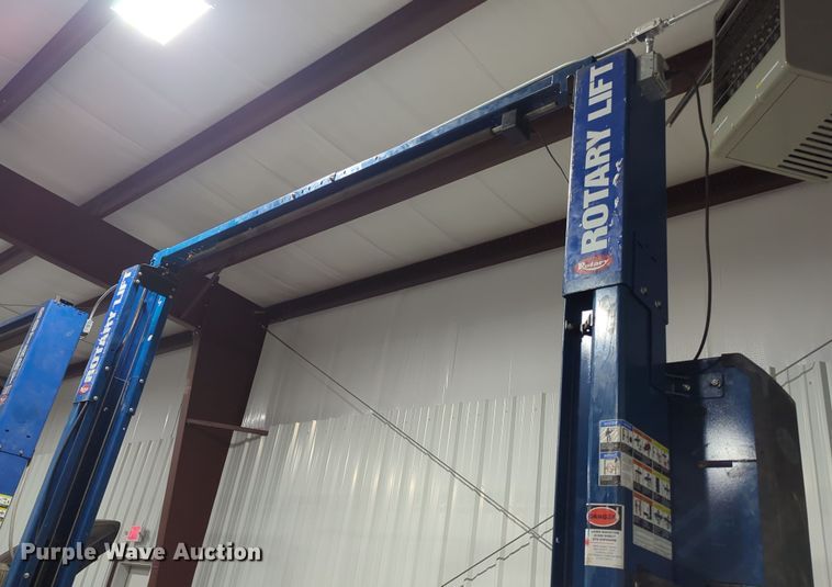 image for item OL9199 Rotary  two post automotive lift
