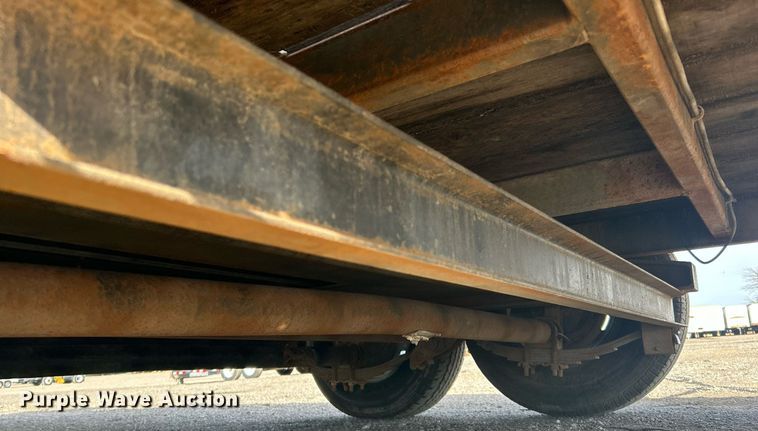 image for item OM9207 2012 Interstate Trailers  tilt deck equipment trailer