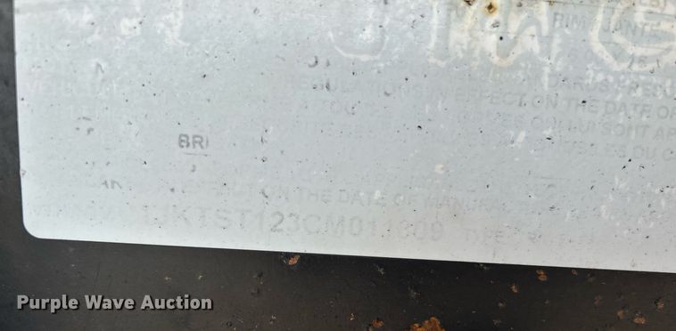 image for item OM9207 2012 Interstate Trailers  tilt deck equipment trailer