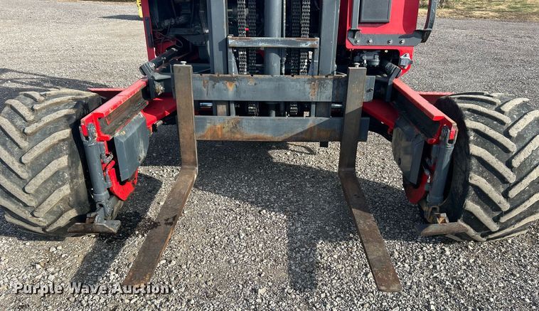 image for item OM9219 2002 Moffett M5500  forklift