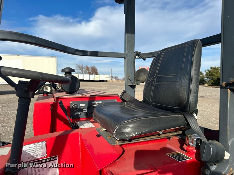 image for item OM9219 2002 Moffett M5500  forklift