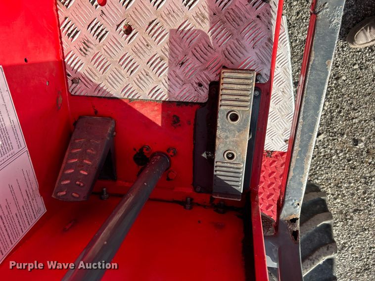 image for item OM9219 2002 Moffett M5500  forklift