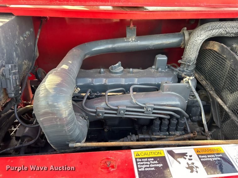 image for item OM9219 2002 Moffett M5500  forklift