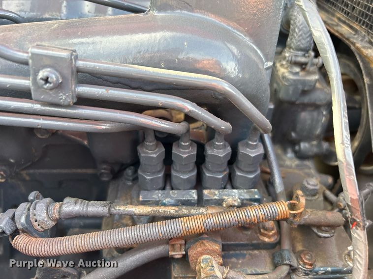 image for item OM9219 2002 Moffett M5500  forklift