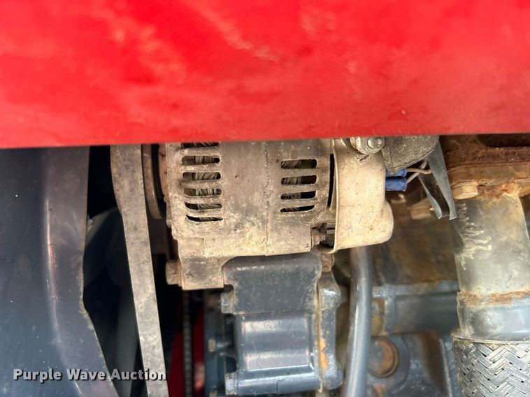 image for item OM9219 2002 Moffett M5500  forklift