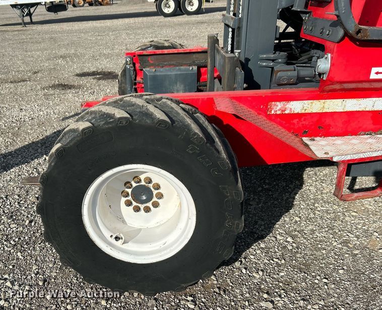 image for item OM9219 2002 Moffett M5500  forklift