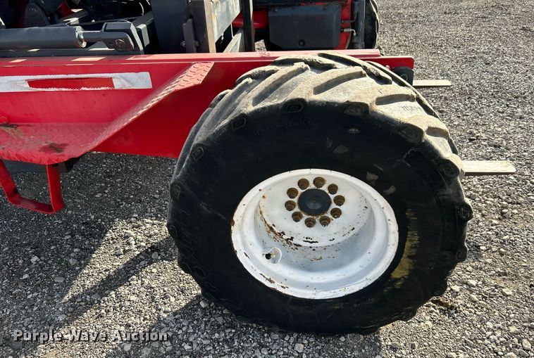 image for item OM9219 2002 Moffett M5500  forklift