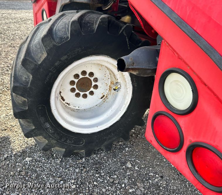 image for item OM9219 2002 Moffett M5500  forklift