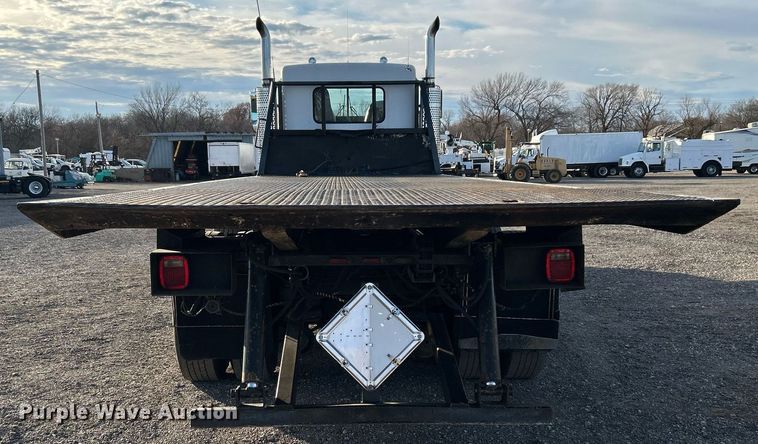 image for item OM9222 1996 Kenworth T800  rollback truck