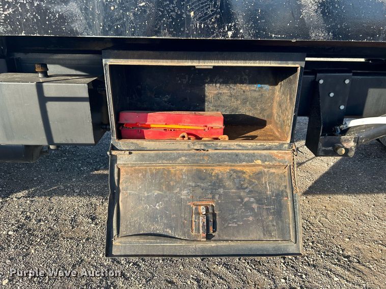 image for item OM9222 1996 Kenworth T800  rollback truck