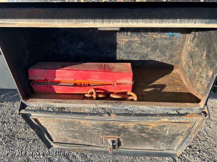 image for item OM9222 1996 Kenworth T800  rollback truck