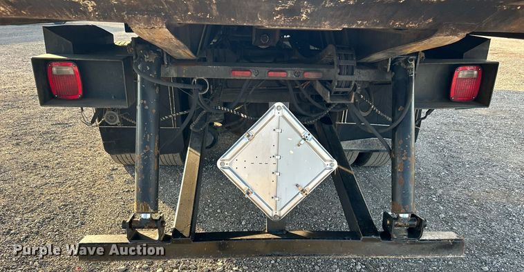 image for item OM9222 1996 Kenworth T800  rollback truck