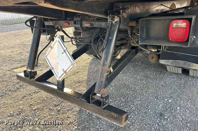 image for item OM9222 1996 Kenworth T800  rollback truck