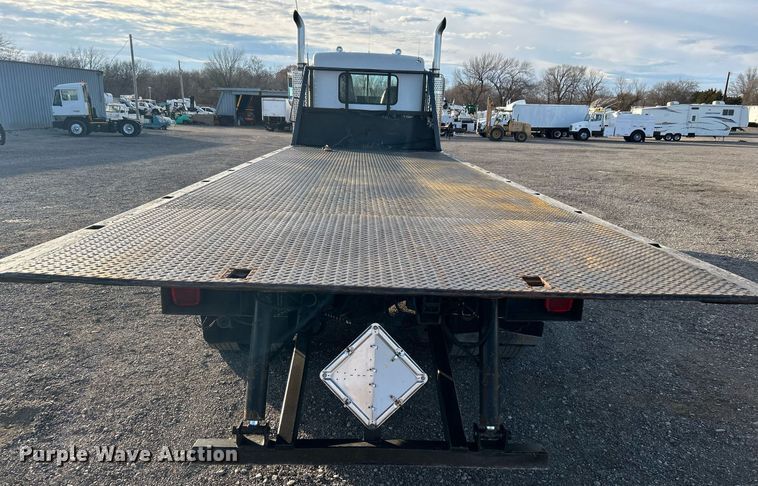 image for item OM9222 1996 Kenworth T800  rollback truck