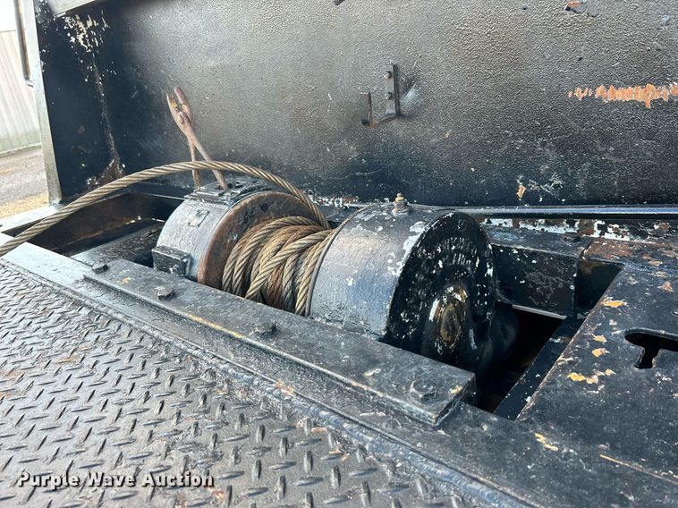 image for item OM9222 1996 Kenworth T800  rollback truck