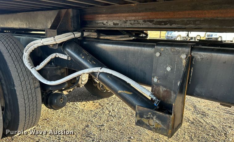 image for item OM9222 1996 Kenworth T800  rollback truck