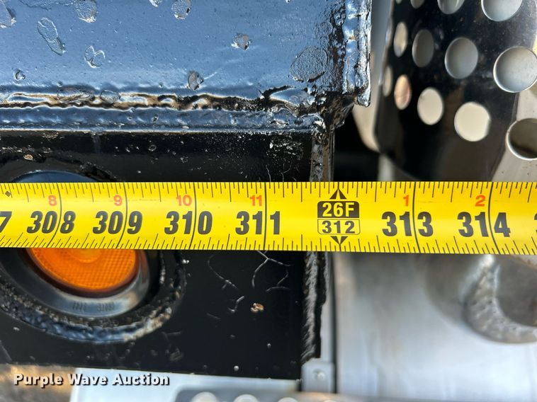 image for item OM9222 1996 Kenworth T800  rollback truck