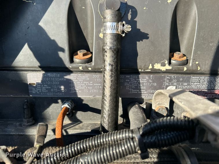 image for item OM9222 1996 Kenworth T800  rollback truck