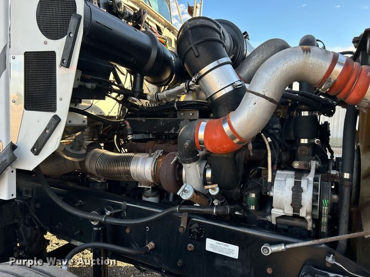 image for item OM9222 1996 Kenworth T800  rollback truck