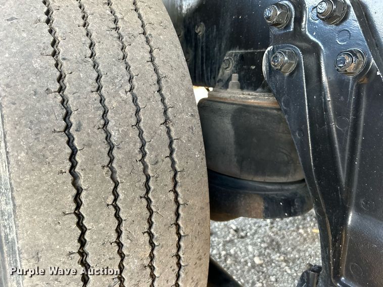 image for item OM9222 1996 Kenworth T800  rollback truck