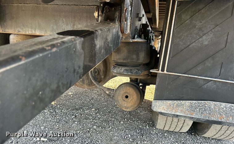 image for item OM9222 1996 Kenworth T800  rollback truck