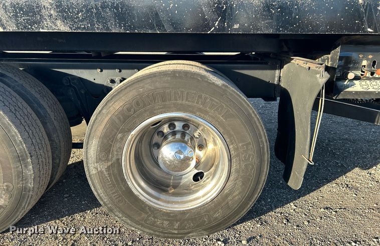 image for item OM9222 1996 Kenworth T800  rollback truck